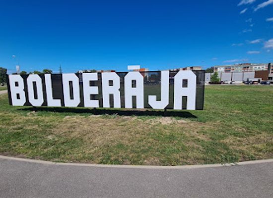 latvia/kurzeme/attraction/bolderaja-sign
