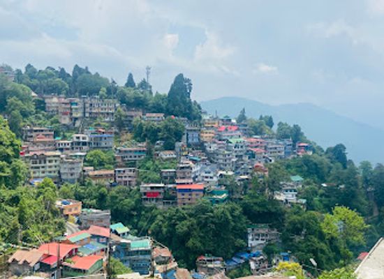 india/darjeeling/batasia-loop/attraction/darjeeling-clock-tower