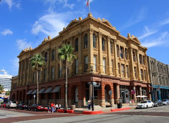texas/galveston/attraction/historic-downtown-strand-seaport-partnership