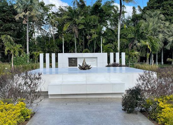 mauritius/pamplemousses-botanical-garden/attraction/lotus-statue