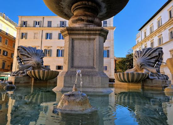 italy/rome/trastevere/attraction/fontana-di-santa-maria-in-trastevere