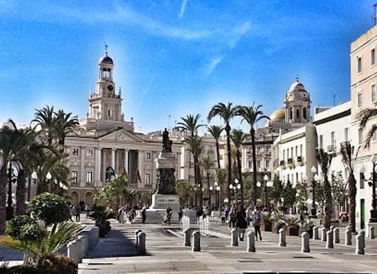 spain/cadiz/attraction/pl-de-san-juan-de-dios