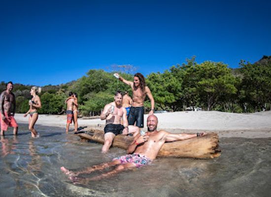 nicaragua/san-juan-river-basin/attraction/nica-sail-surf-the-catamaran