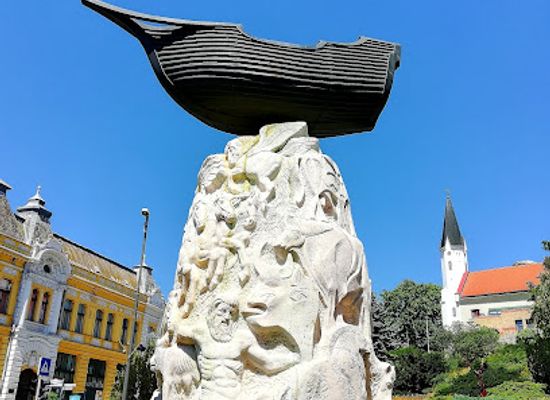 hungary/veszprem/attraction/ragyogj-szelfi-pont