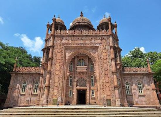 india/chennai/attraction/national-art-gallery