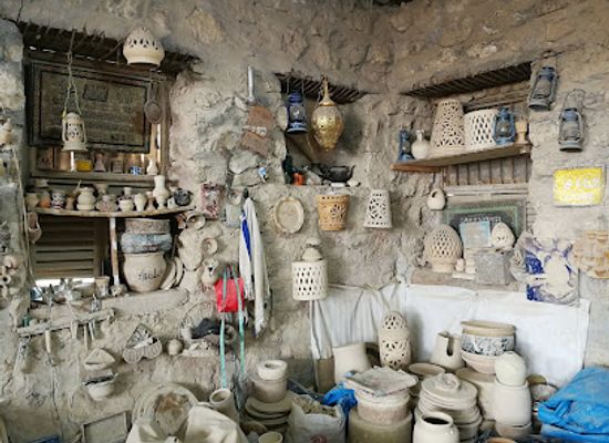 bahrain/hawar-islands/attraction/a-ali-pottery-workshop-alshugel-pottery