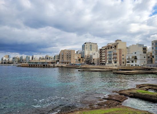 malta/ramla-bay/attraction/statue-of-markiza-anna-bugeja