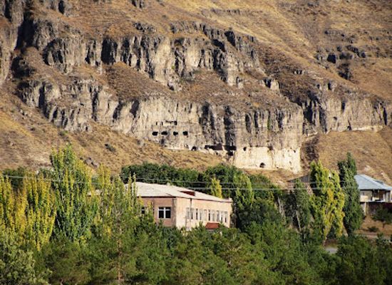 armenia/armavir/attraction/voghjaberd-cave-complex