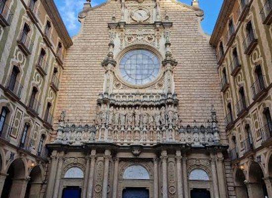 spain/catalonia/attraction/basilica-de-montserrat