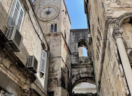 croatia/dalmatia/attraction/iron-gate