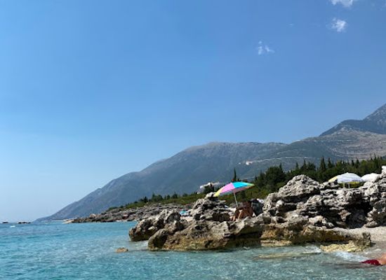 albania/delvina/attraction/gjiri-i-megucit