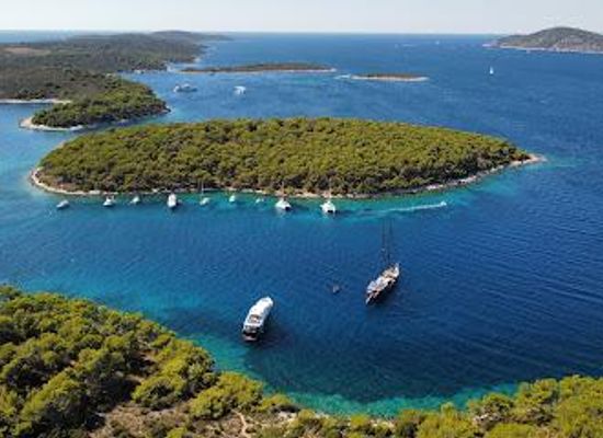 croatia/hvar/attraction/pakleni-islands