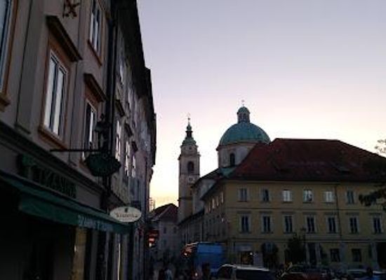 slovenia/skofja-loka/attraction/vodnikov-trg