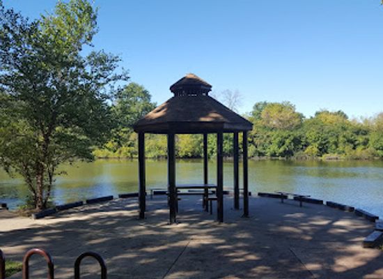illinois/elgin/attraction/trout-park-river-s-edge