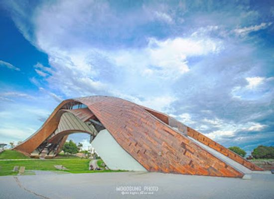 thailand/chao-phraya-river-basin/attraction/pasaan-the-headwaters-of-the-chao-phraya-river-symbol-building