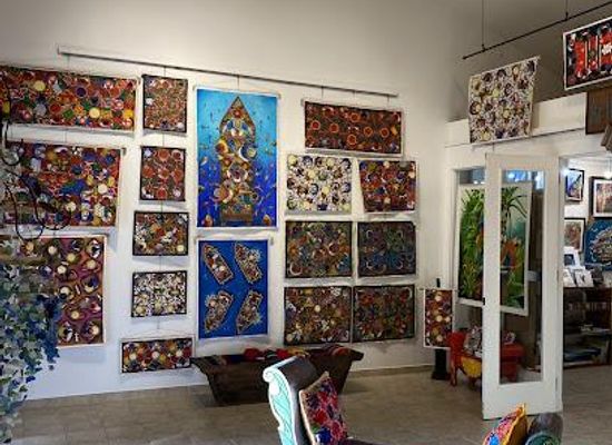 honduras/roatan/attraction/waves-of-art