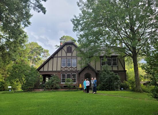 mississippi/the-pine-belt/attraction/eudora-welty-house-garden