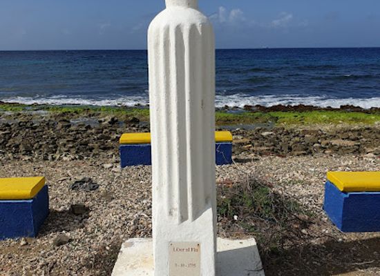 curacao/otrobanda/attraction/desenkadena-unchained-tula-monument