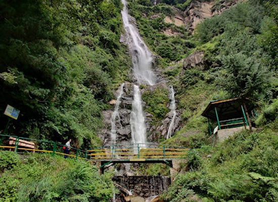india/himachal-pradesh/attraction/parsha-waterfall