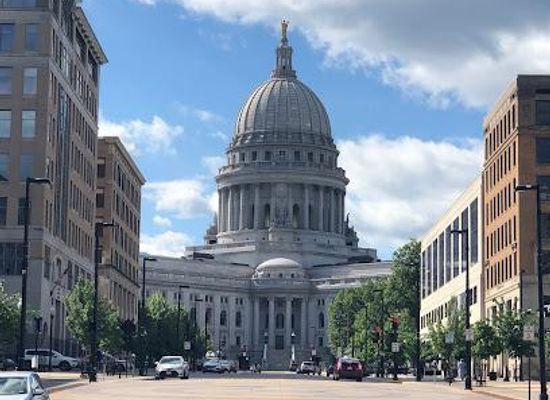 wisconsin/madison/attraction/wisconsin-state-capitol