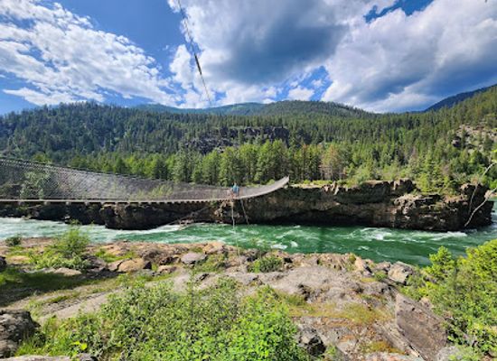 montana/southeastern-montana/attraction/kootenai-falls-suspension-bridge
