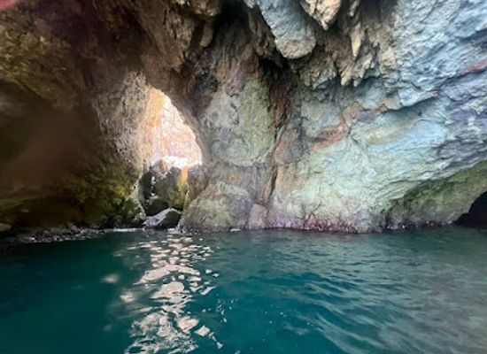 bulgaria/primorsko/attraction/tyulenovata-pestera