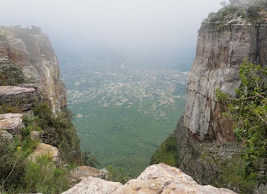angola/uige/attraction/tundavala-gap
