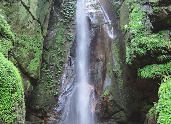 burundi/buragane/attraction/kakombe-waterfall