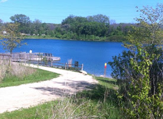 illinois/waukegan/attraction/lake-carina-forest-preserve