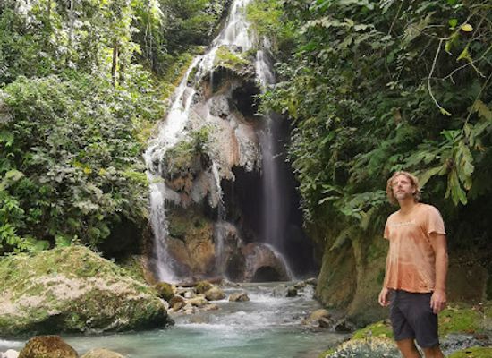 solomon-islands/nggela-islands/attraction/bat-cave