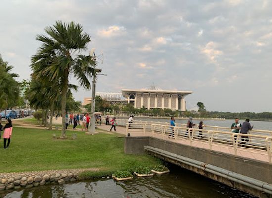 malaysia/klang-valley/attraction/millennium-monument