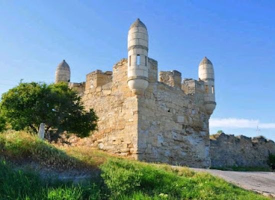 ukraine/crimea/attraction/yeni-kale-fortress