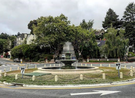 california/bay-area/attraction/the-fountain-at-the-circle