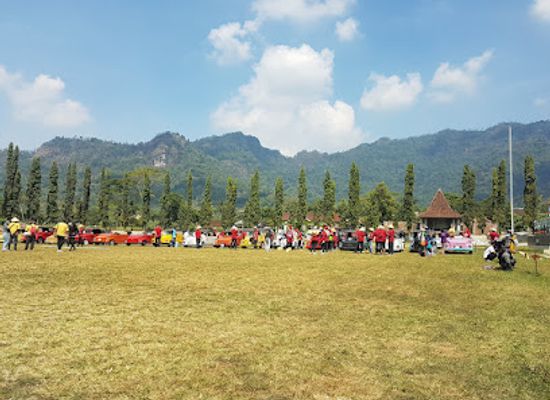 indonesia/java/attraction/lapangan-tuk-songo
