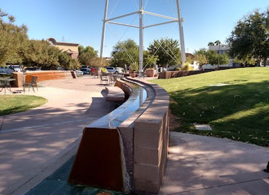 arizona/gilbert/attraction/water-tower-plaza