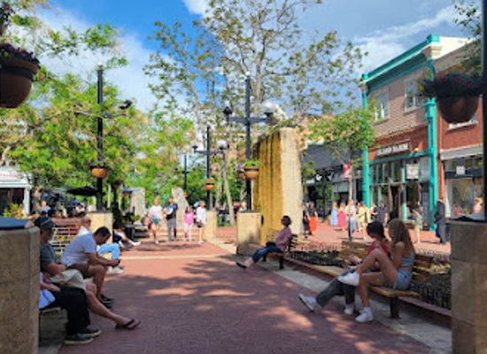 colorado/front-range/attraction/pearl-street-mall