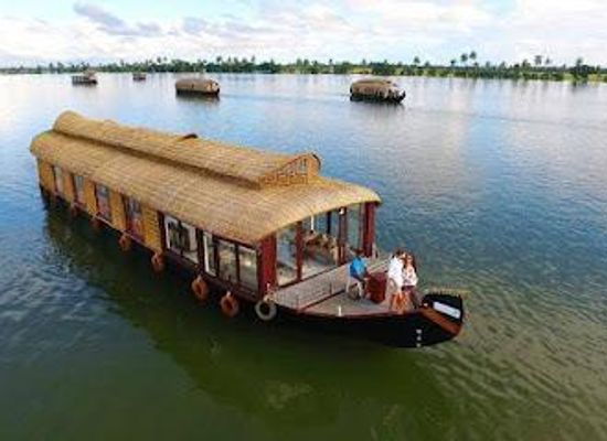 india/kochi/attraction/carnival-tours-travels