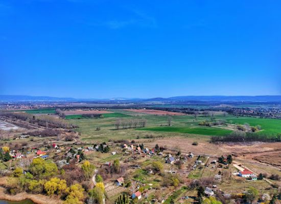 hungary/vertes-mountains/attraction/bokodi-floating-village