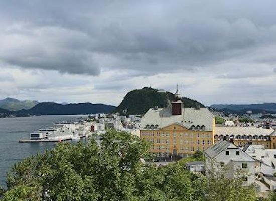 norway/alesund/attraction/storhaugen-view