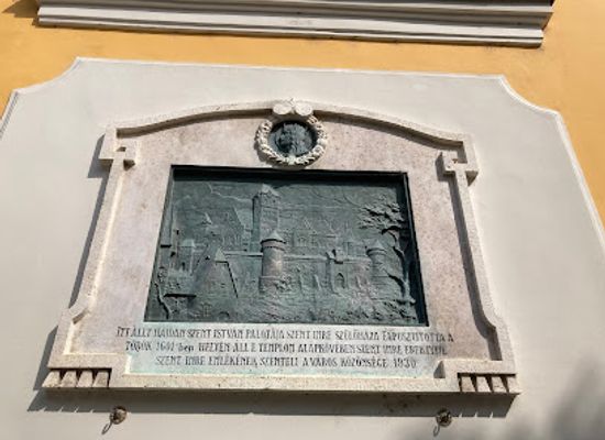 hungary/szekesfehervar/attraction/szent-imre-szulohaza-dombormu