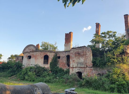 romania/bihor/attraction/cazarma-husarilor