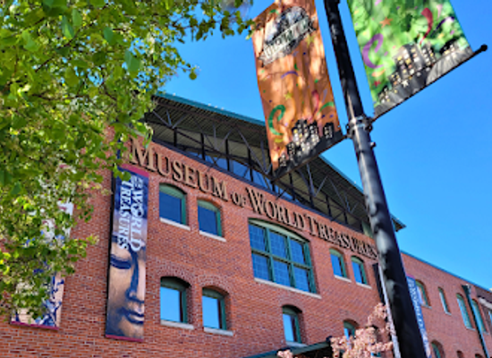 kansas/osage-cuestas/attraction/museum-of-world-treasures