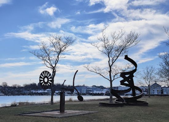 connecticut/norwalk/attraction/veteran-s-memorial-park-and-marina