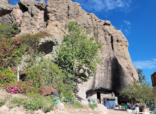 mexico/tarahumara-sierra/attraction/cueva-de-dona-petra
