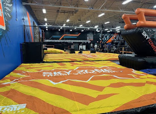 louisiana/acadiana/attraction/sky-zone-trampoline-park