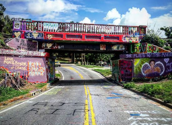 florida/pensacola/attraction/the-graffiti-bridge
