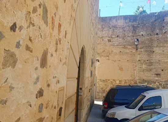 spain/extremadura/attraction/muralla-almohade
