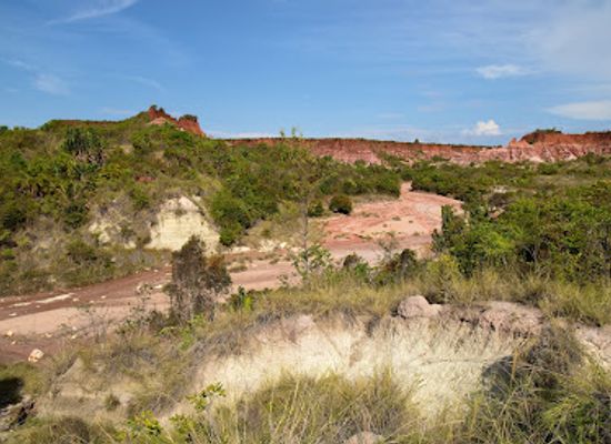 madagascar/boeny/attraction/cirque-rouge