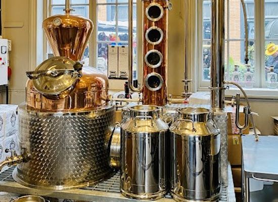 united-kingdom/london/attraction/half-hitch-gin-micro-distillery-gin-store