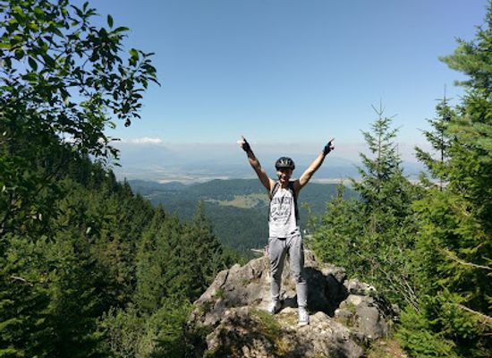 romania/brasov/schei/attraction/pestera-de-lapte